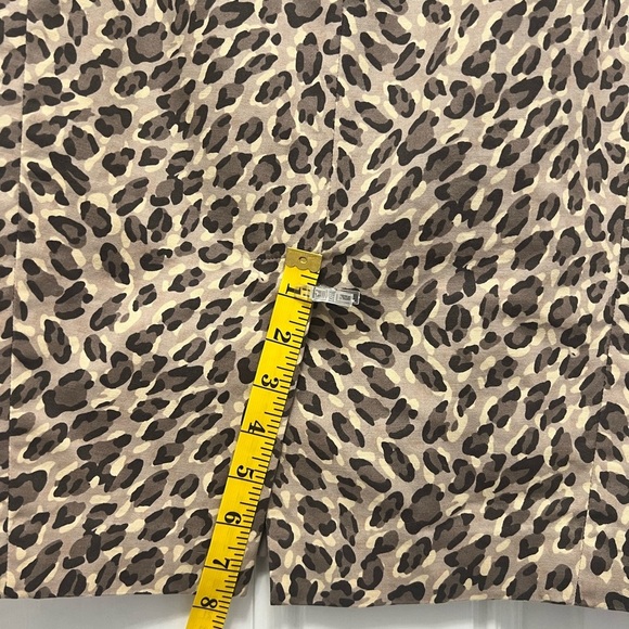 Loft Animal Leopard print pencil skirt. NWOT size 6. Shades of Brown & Tan. - Picture 7 of 10